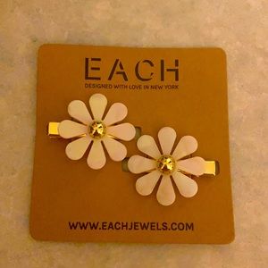Each jewels flower barrette hair clips (set of 2)
